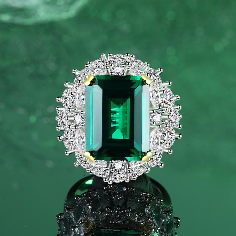 Luxury Emerald S925 Sterling Silver Ring for Women - Green Gemstone Inlaid