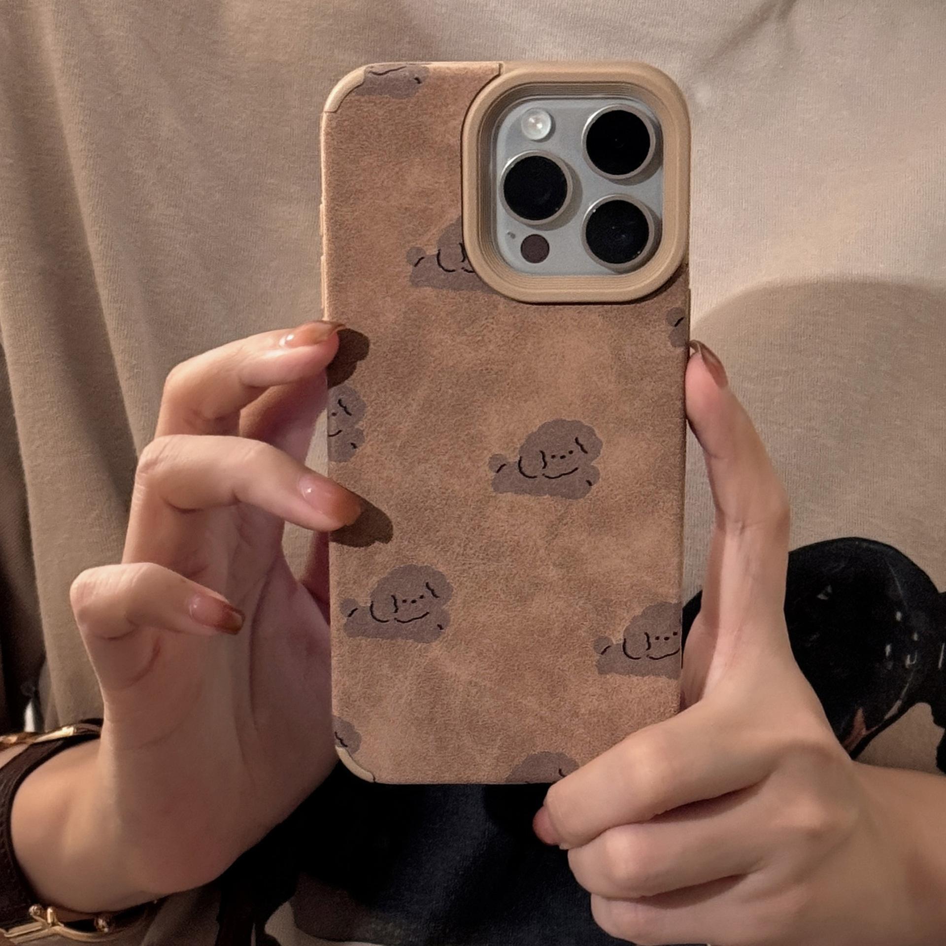 

Кожаный Коричневый Пес Подходит для Iphone16 Чехол для IPhone 14pro Max Ретро Подставка 15 Плюшевый Шарик 13 12promax