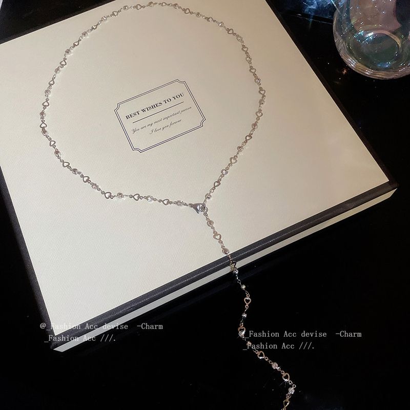 European and American Exquisite Long Necklace for Women, Fashionable, Elegant, Versatile Sweater Chain, Light Luxury, Unique Design Jewelry