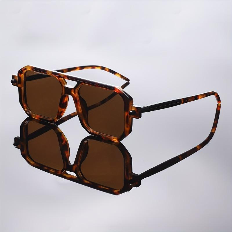 1 Pair of Square Frame Fashion Glasses Ideal for Fashion Enthusiasts
