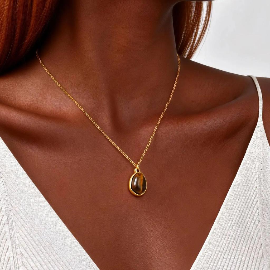 Collier Pierre Naturelle Œil de Tigre pour Femmes Acier Inoxydable Plaqué Or Collier avec Pendentif Pierre Géométrique Bijoux Esthétiques Cadeau