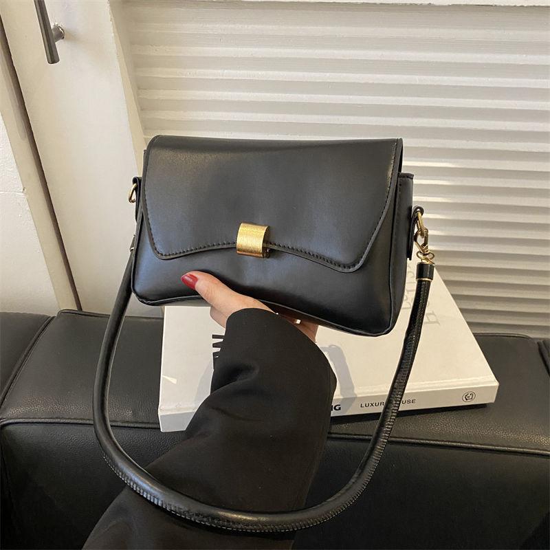 Bag Women's 2025 New Fashion Commuter Bag Versatile Shoulder Crossbody Bag Niche Premium Baguette Bag Underarm Bag