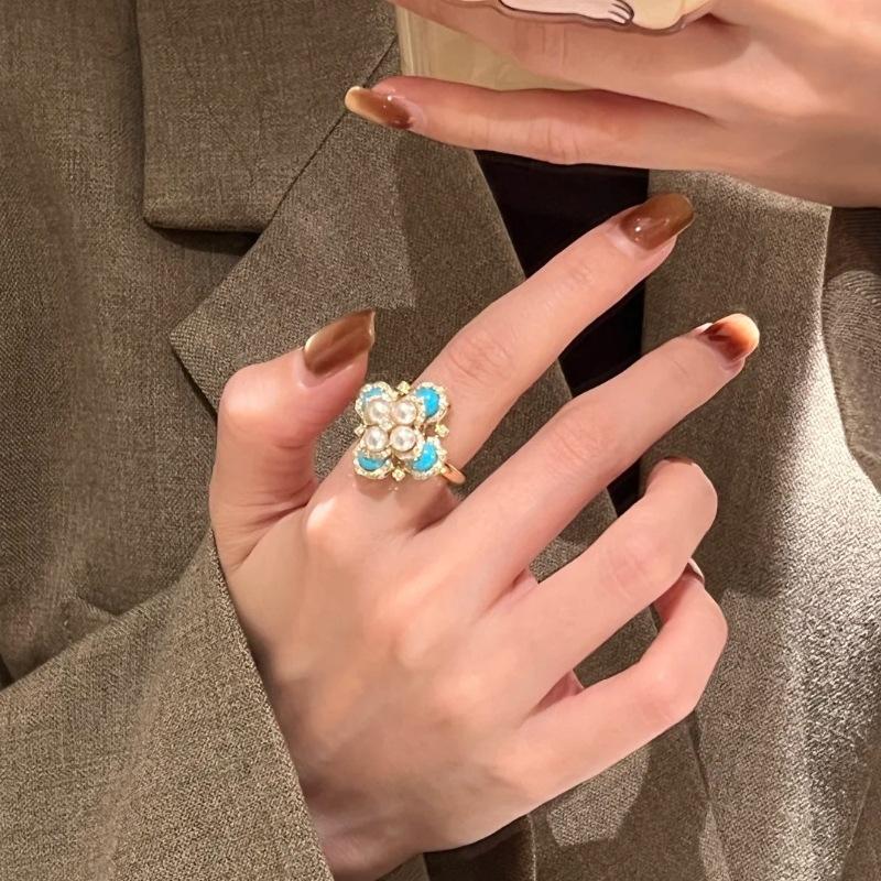 Light Luxury Retro Palace Style Inlaid With Diamonds Turquoise Rings For Women Exquisite Pearl Ring Wedding Fine Jewelry
