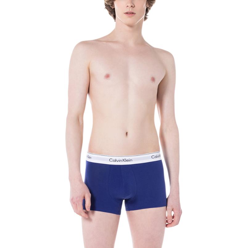 Calvin Klein Boxeri confortabili cu imprimeu cu litere, pachet de 2, lenjerie pentru bărbați NB1086-LZV