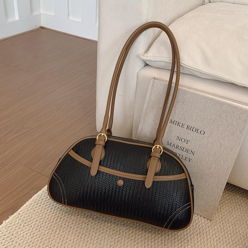 

Корейская версия трендовой сумки подмышку женская 2025 новая осенняя модная повседневная на плечо для работы и поездок сумка-багет женская сумка чёрный