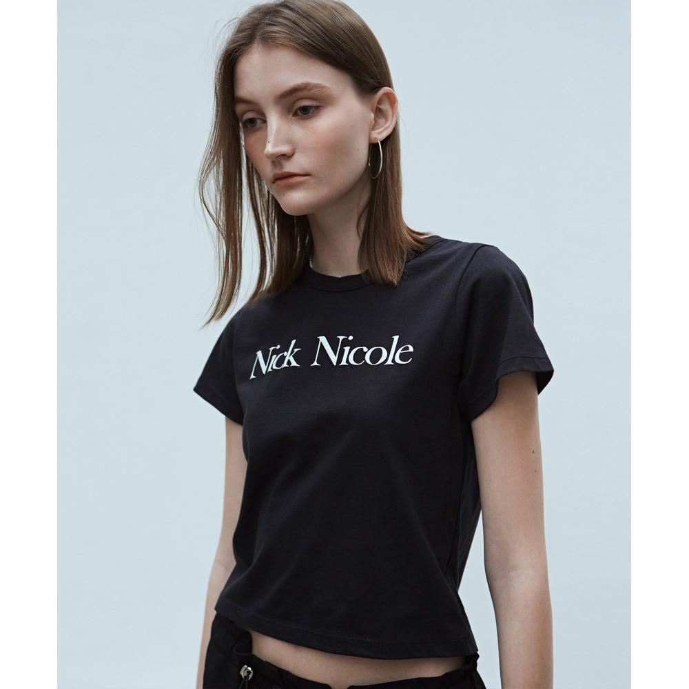 

NICKNICOLE УКОРОЧЕННАЯ ФУТБОЛКА С ЛОГОТИПОМ NICOLE CLASSICЧЕРНАЯ