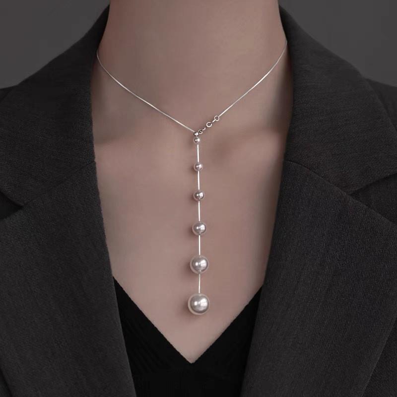 Womens Pearl Necklace Minimalist Luxury Sweater Chain Clavicle Pendant Fashion Commute