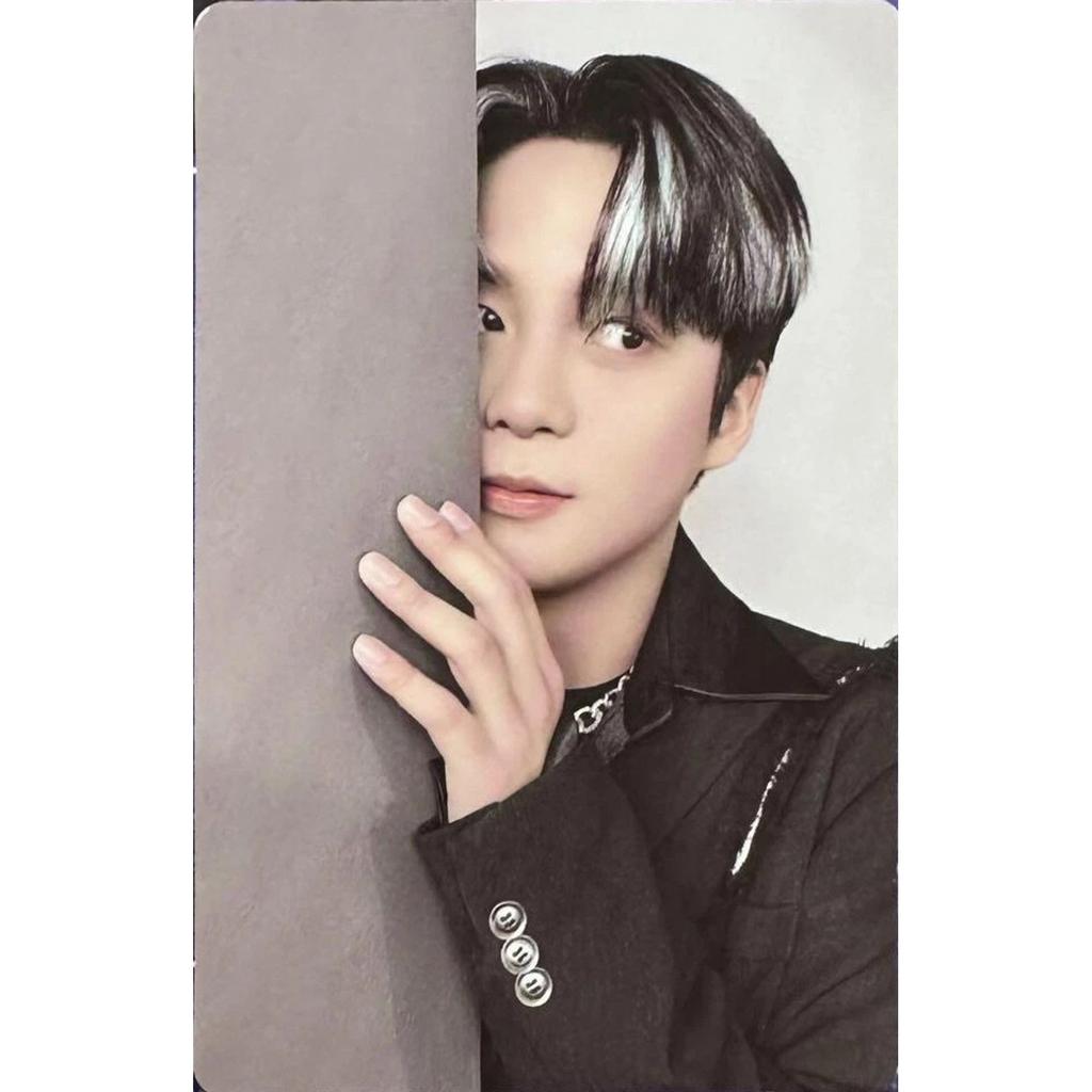 ATEEZ THE WORLD EP.2:OUTLAW A / DENÍK / JEDNOTKA DENÍKU / Z ver. OFICIÁLNÍ FOTOKARTA