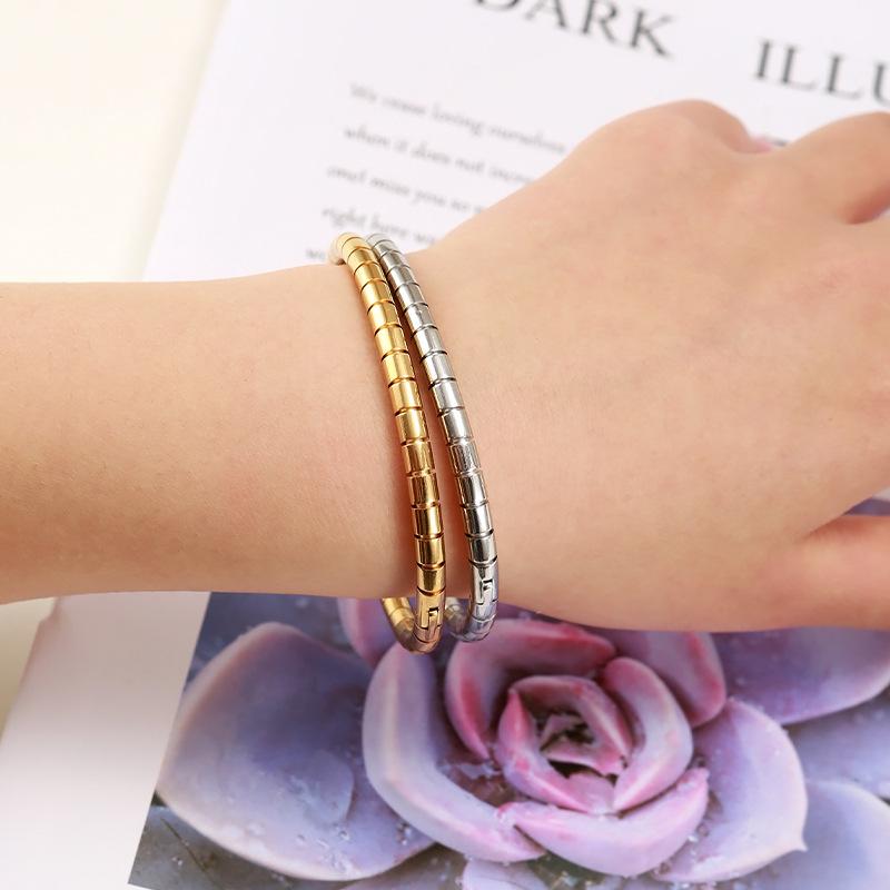 Custom Stainless Steel Starry Bangle Bracelet Women Tarnish Free Titanium Steel Luxury European Style Jewelry