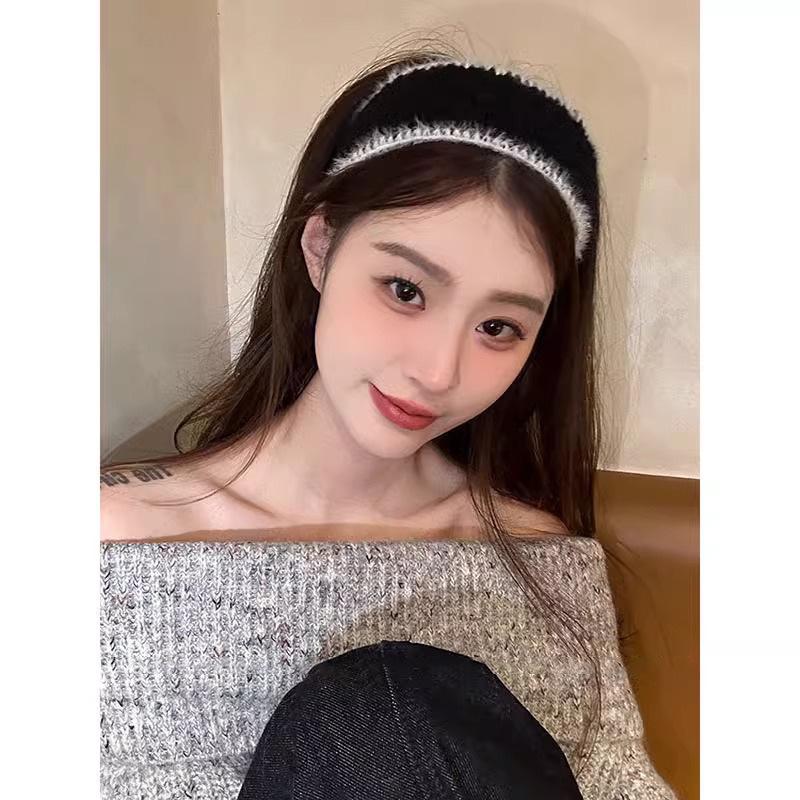 Autumn and Winter Plush Wide-brimmed Hair Band with A High and Elegant Headband On The Top of The Head