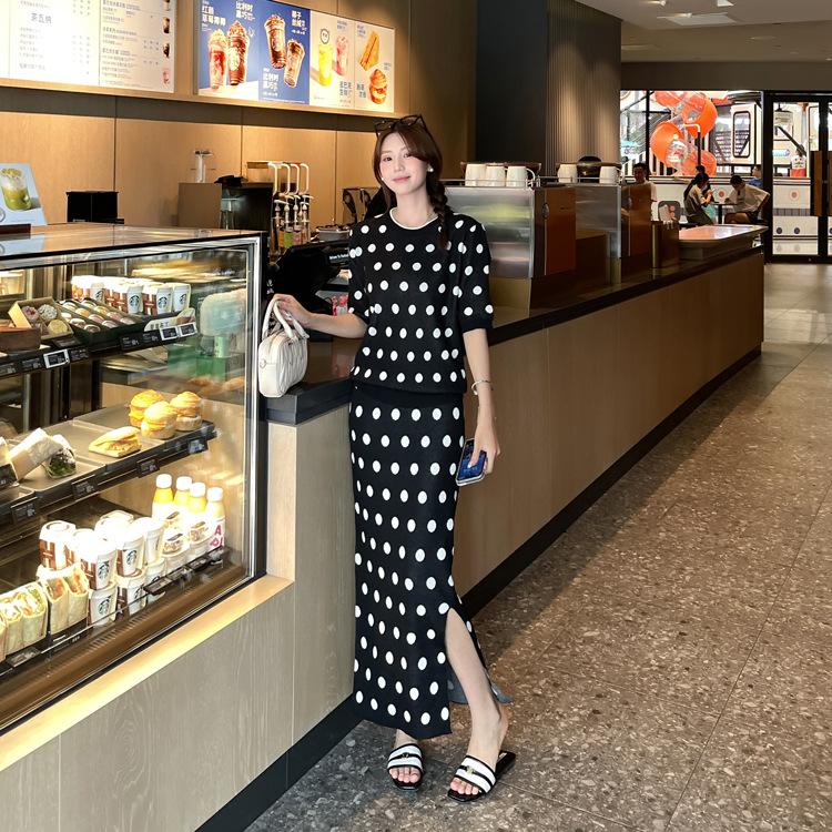 Korean Chic Summer Vintage Temperament Round Neck Polka Dot Short-sleeved Knitted Sweater + High Waist Hip Skirt Two-piece Set