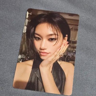 Selling IOI Kim Doyeon MD Random Photocard