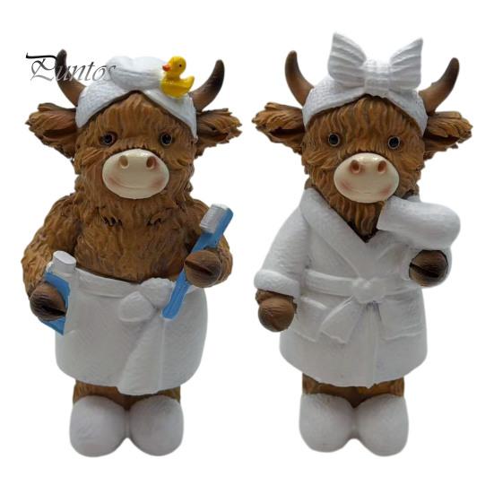 Creative Resin Craft Figure Bathroom Highland Cow Figurine, in Bathrobe Statue, Cute Healing Style Room Decorations Animal Ornament for Farmhouse Home