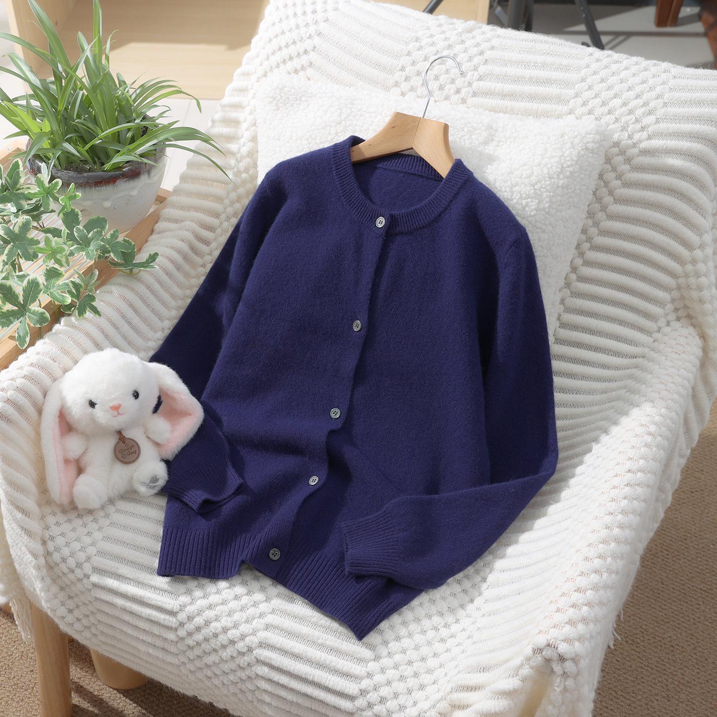 

Kids Wool Cardigan: Autumn Winter Knit Sweater for Boys & Girls 110 темно-синього кольору