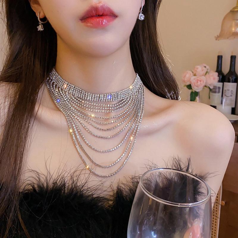 Elegant Rhinestone Multi-layer Geometric Necklace: High-end Fashion Clavicle Chain
