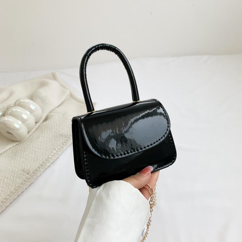 Chic Compact Summer Handbag For Women In Multiple Colors With Chain Strap чёрный