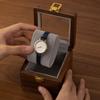 Walnussholz Uhrenbox mit transparentem Deckel - Elegante Aufbewahrung für mechanische Armbanduhren