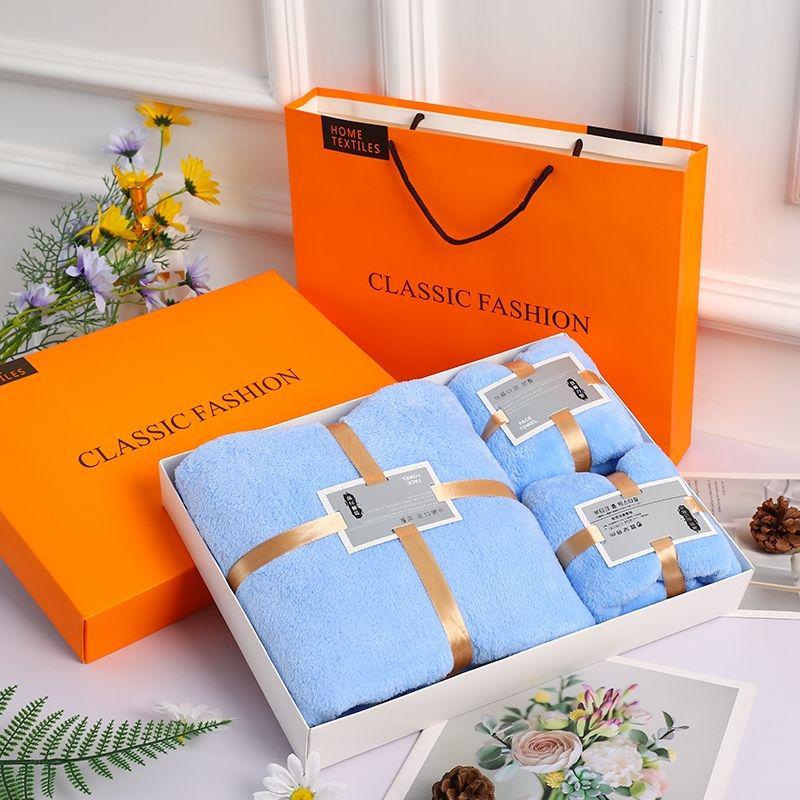 

Coral Fleece Bath Towel Set: Three-Piece Absorbent Gift Box for Annual Meetings or Souvenirs. Thickened (Towel 35*75cm, Bath Towel 140*70cm)