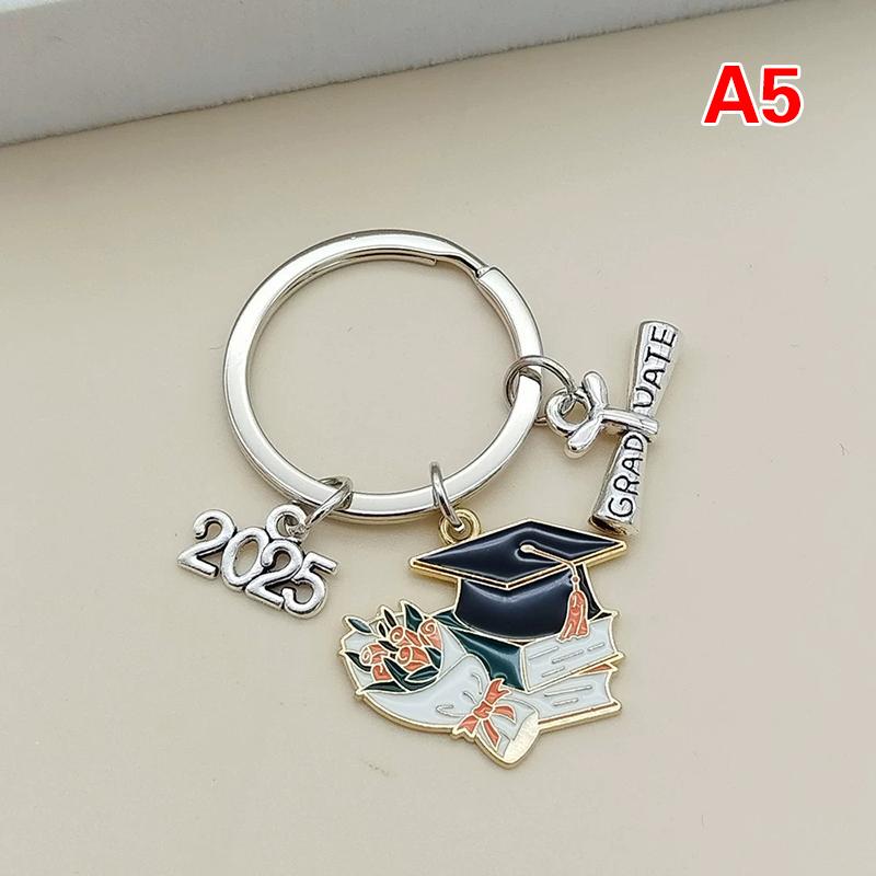 10Pcs 2025 Graduation Gown Cap Keychain Ring Student Women Jewelry Personalized Accessories  Pendant Memorial Gifts