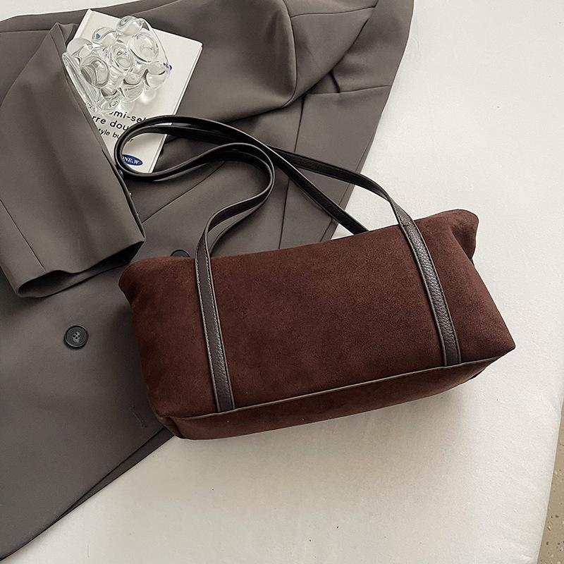 Autumn and Winter Fashion Shoulder Bag Women's New Large-capacity Versatile Casual Underarm Bag Niche Commuter Bag