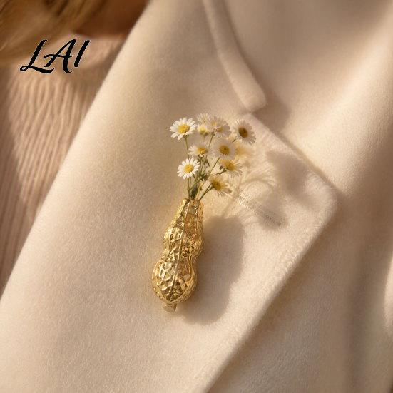 Elegant Fashion Accessory Peanut/Calla Shaped Flower Insert Brooch DIY Wearable Bouquet Holder Alloy Shirt Pin Brooch Clip Metal Vase Lapel