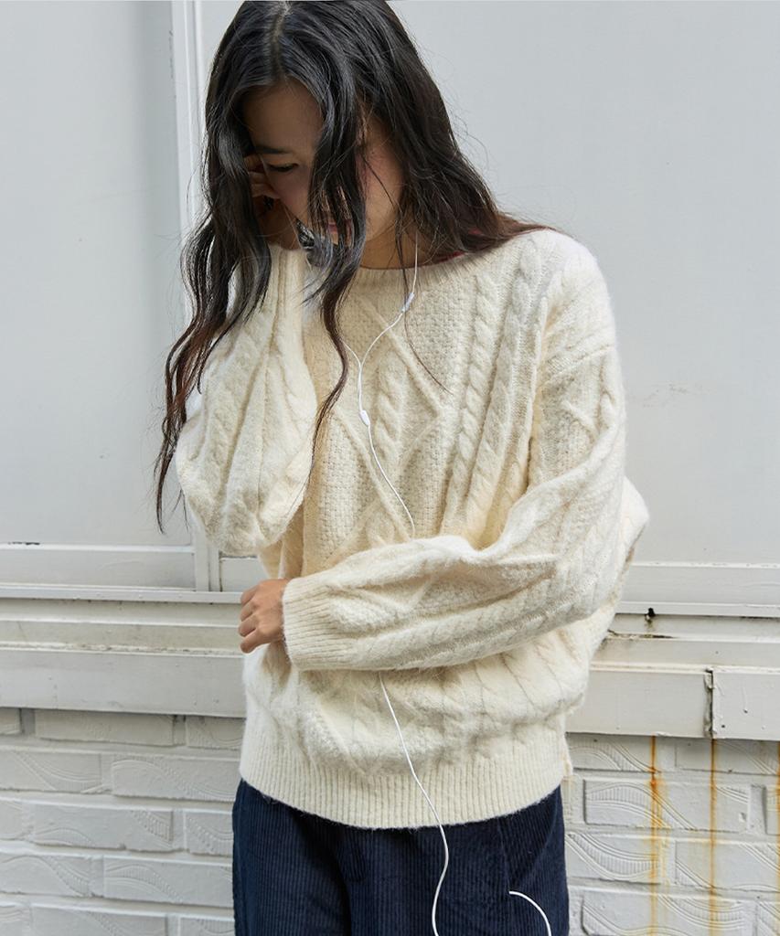 Michikoleondeonkosino Fisherman Cable Wool Knit Cream