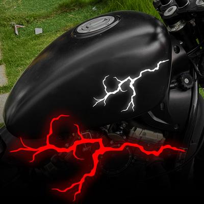 1 Stück Reflektierende Blitz-Motorradaufkleber Wasserdicht Sicheres Fahren für Motorradhelm Kraftstofftank DIY Roller Vinyl-Aufkleber