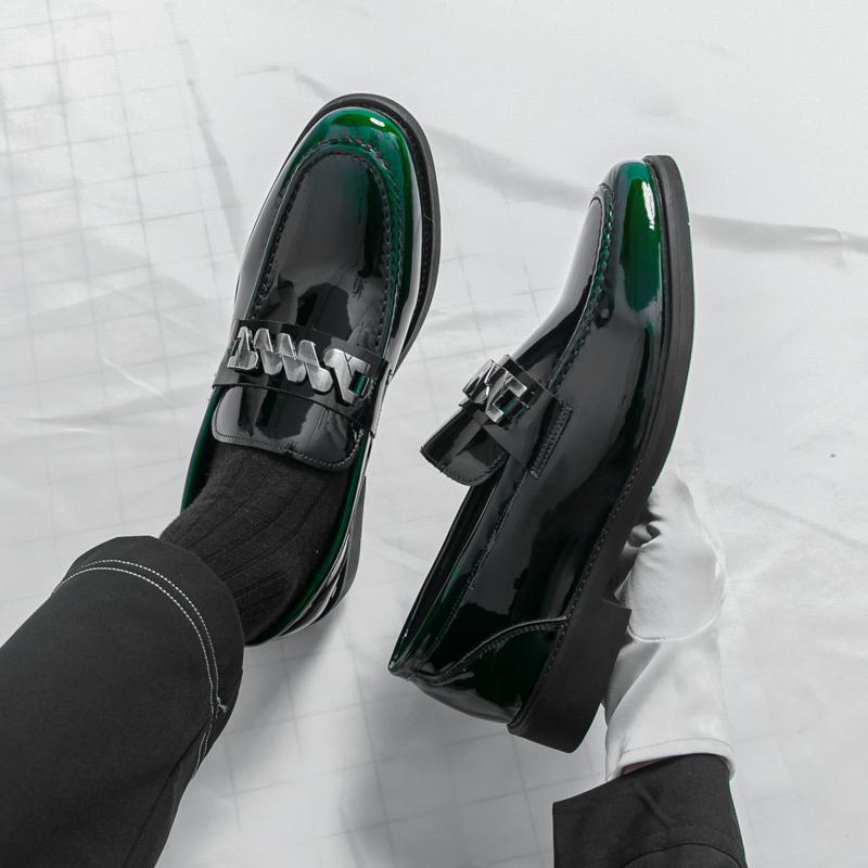 New Platform Men's Green Loafers Slip On All-match Wedding Shoes Patent Leather Shoes for Men Men Pointed Toe Flats Formal Shoes