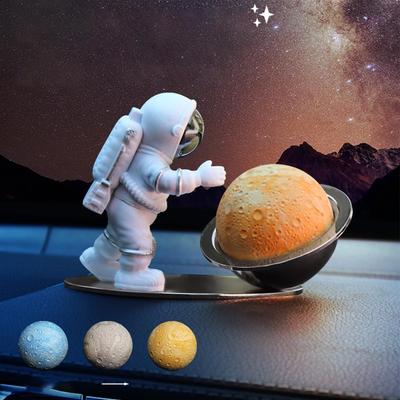 Auto-Duftdiffusor Planet-Form-Ornament Armaturenbrett Lufterfrischer Diffusor für Limousine Minivan Wohnmobil SUV Pendeln Reisen Roadtrips