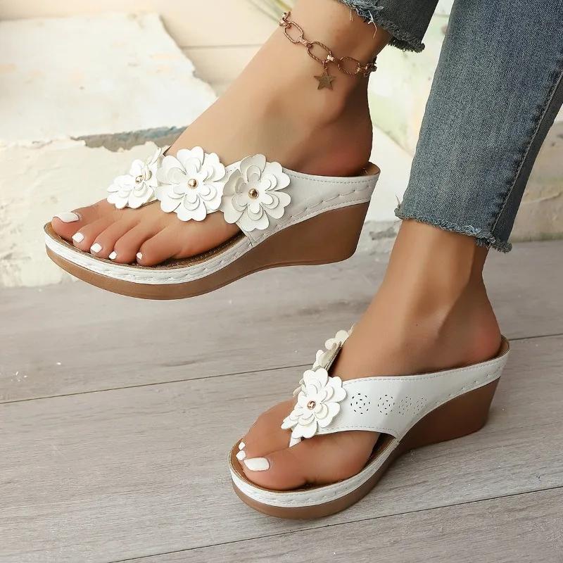 Fashion Summer Hawaiian Floral Rome Scan Wedge Beach Shoes 2025 New Slipers Women Low Rubber Flip Flops Platform Sabot Ladies' Slippers