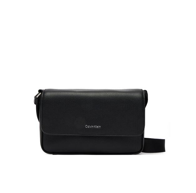 Сумка Calvin Klein Raised Small Flap Messenger One Size