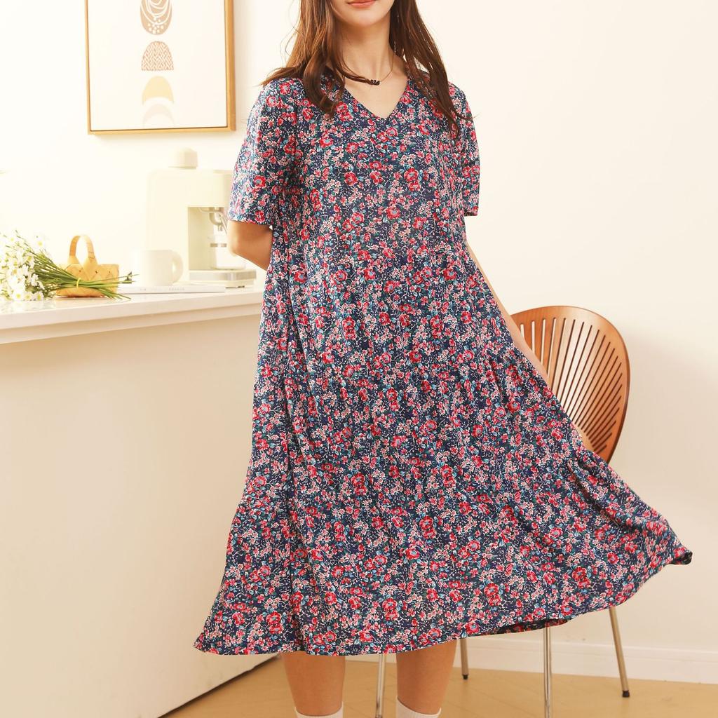 Korean version dress round neck comfortable nightdress women's casual fresh pleated short sleeve floral dress slim dress