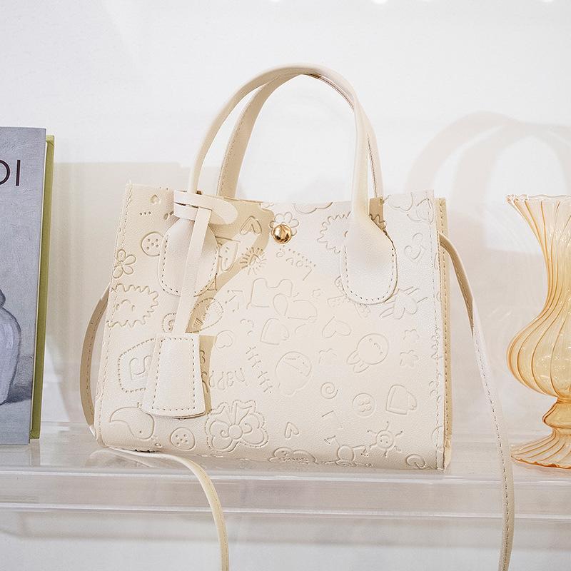 

Spring new tote bag shoulder bag Korean street trend version bag women s embossed handbag one piece белый