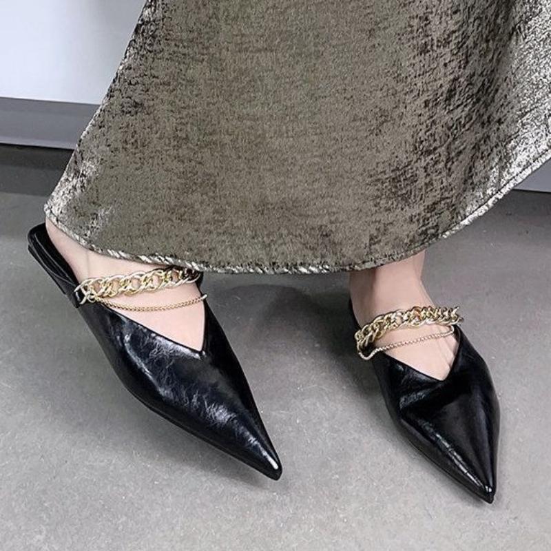 Women's shallow mouth Baotou slippers fairy style spring and summer niche chain flat outside pointed single shoes