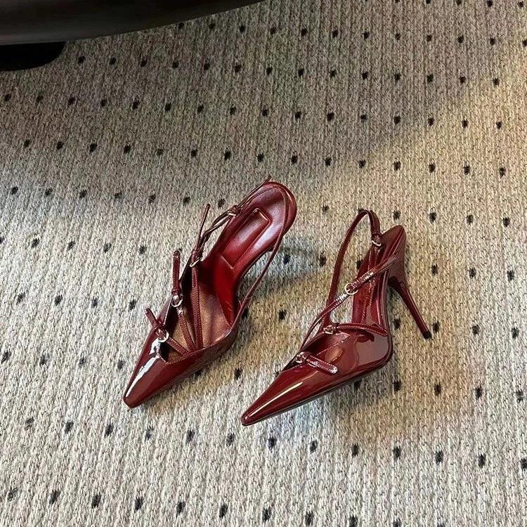 New Summer Fashion Shoes Pointed Toe Toe Toe Shallow Buckle Sandals Patent Leather Shiny Sandals Women Sandalias De Mujer