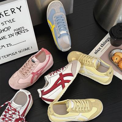 Scarpe da ginnastica tedesche con rialzo interno in pelle retrò da donna, nuova collezione primaverile, abbinamento di colori sportivo versatile americano, scarpe casual Forrest Gump