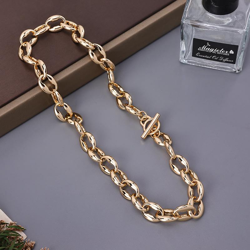 Chunky European-American Style Chain Necklace: Versatile Clavicle Choker with OT Buckle