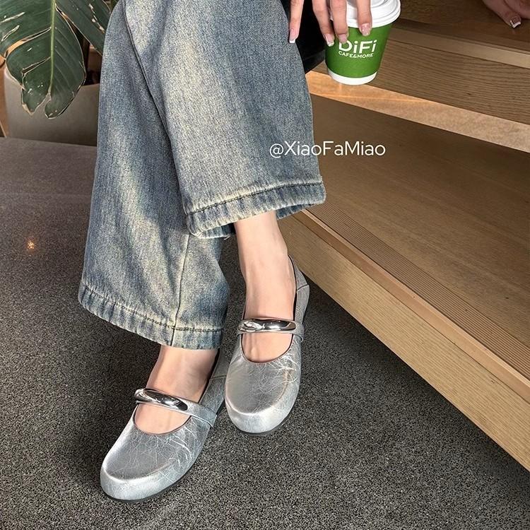 Hand-scratched red Mary Jane single shoes, new fashionable versatile flat-bottomed one-word light-mouth single shoes in spring and autumn 2025