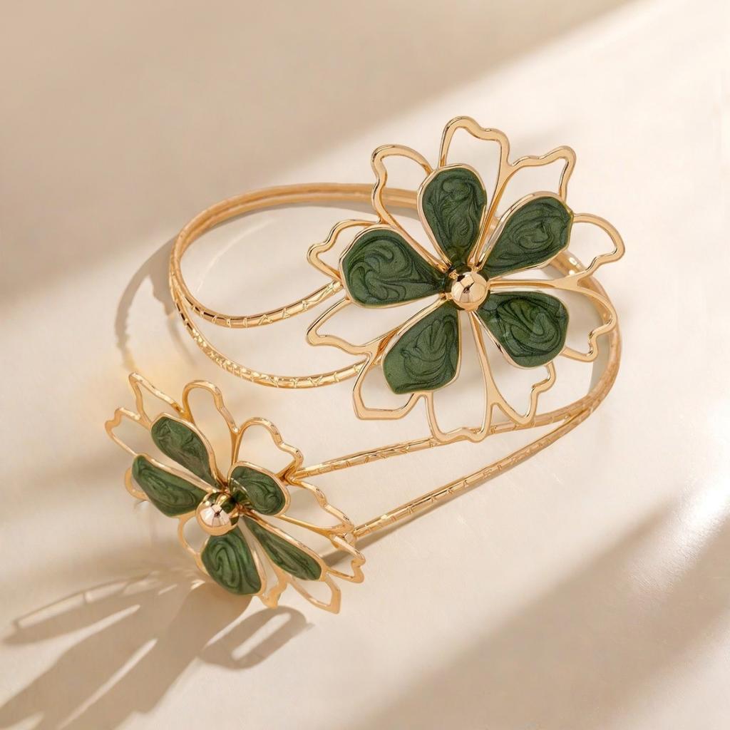 Fashion Hollow Flower Bracelet