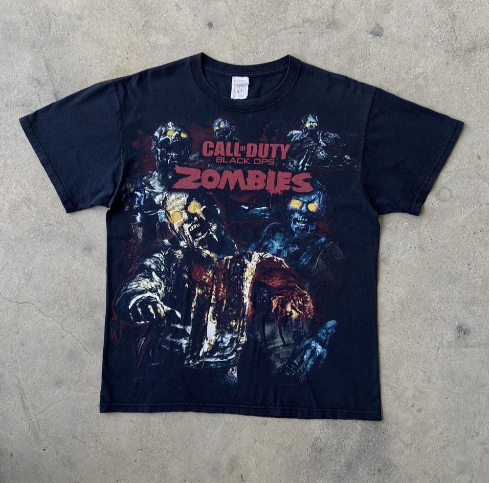 Call of Duty Black Ops Zombies Game Tee 2011 Vintage Video Game T-Shirt S