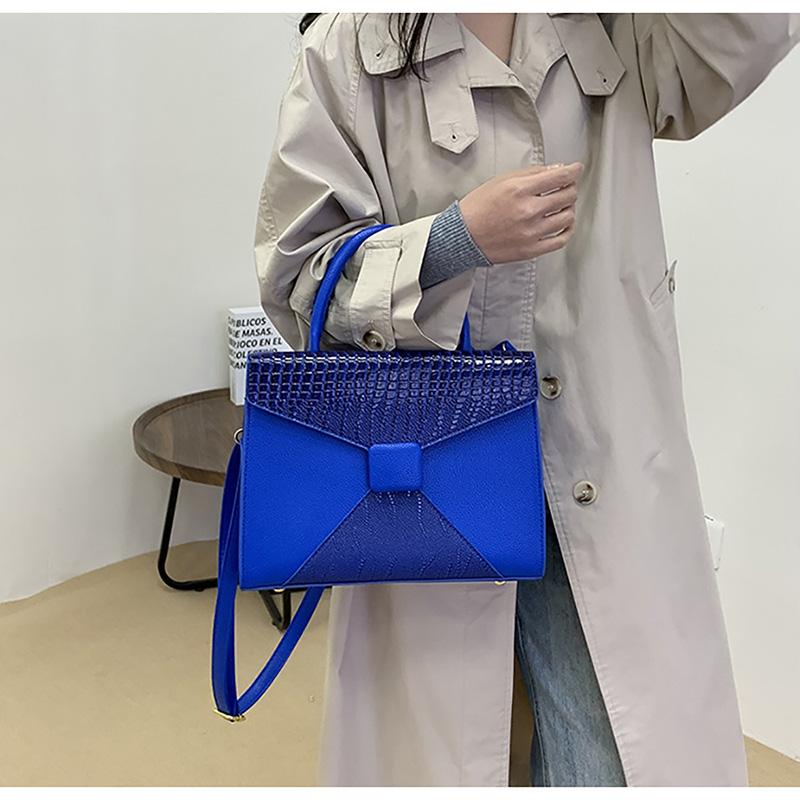 Fashion High-end Leather Texture Tote Bag Design Sense Commute All-matching Light Luxury Shoulder Bag Women's Pop Crossbody Bag