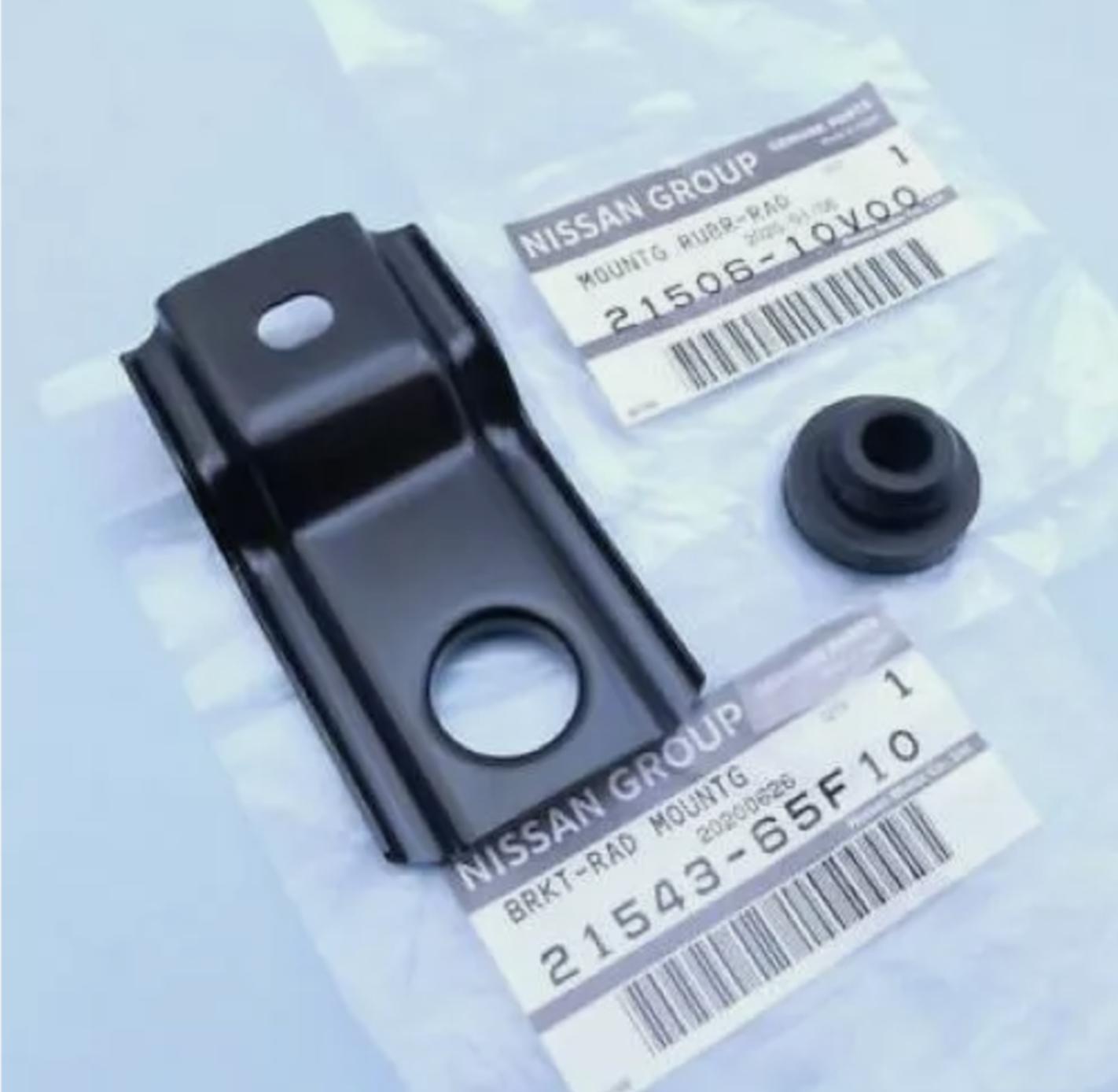 

Genuine Radiator Brackets Rubber Bushings 21543-65F10 x2 / 21506-10V00 x2 Nissan