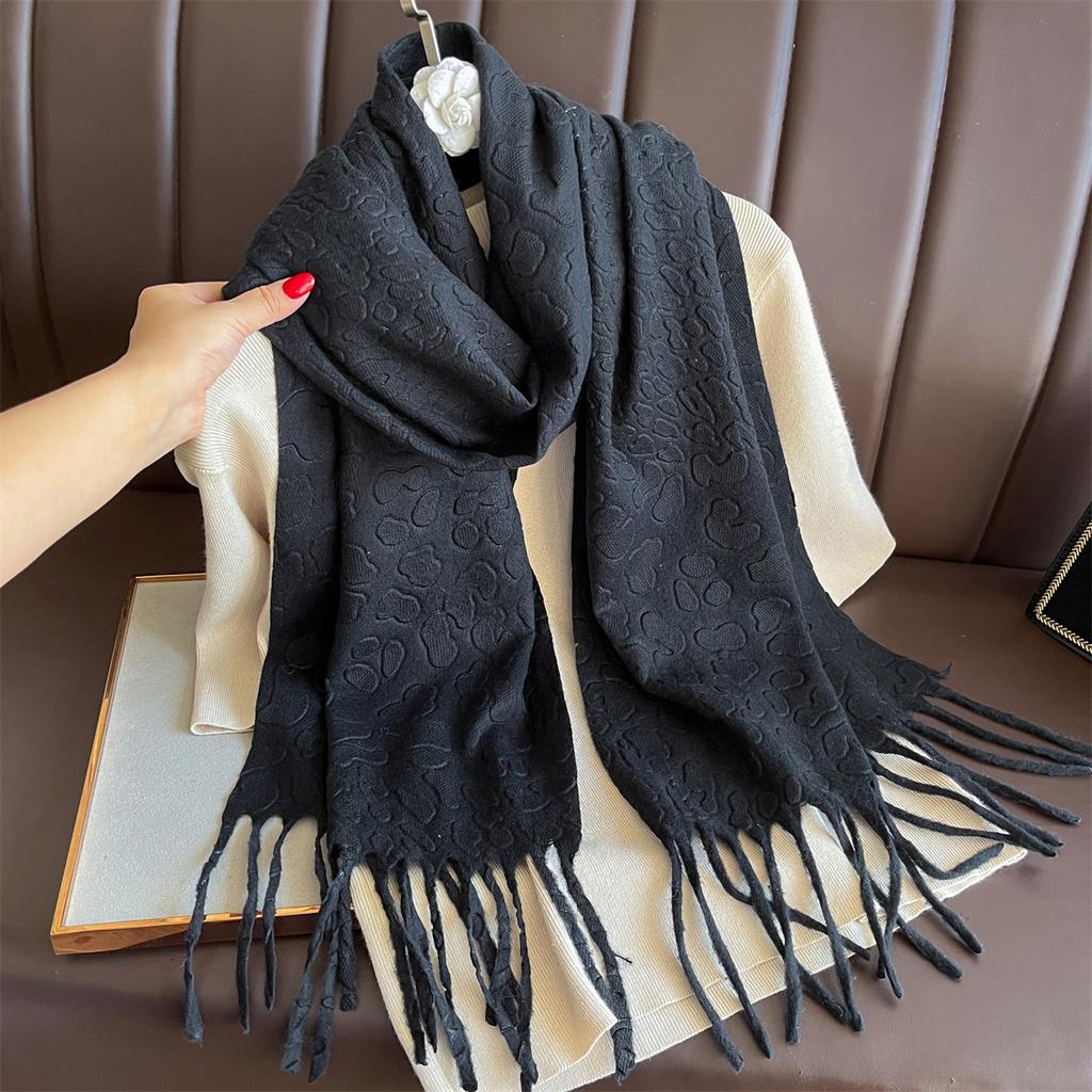 26Color Embossing Luxury Winter Warm Women Scarf Cashmere 30x180cm Shawls Thick Neck Scarves Hijab Wraps Tassls Pashmina
