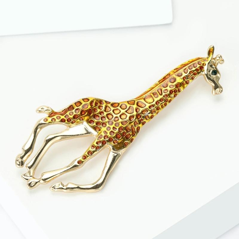 Trendy Animal Themed Drip Oil Effect Giraffe Pin Ideal For Accessorizing Any Outfit Costume Accessories
