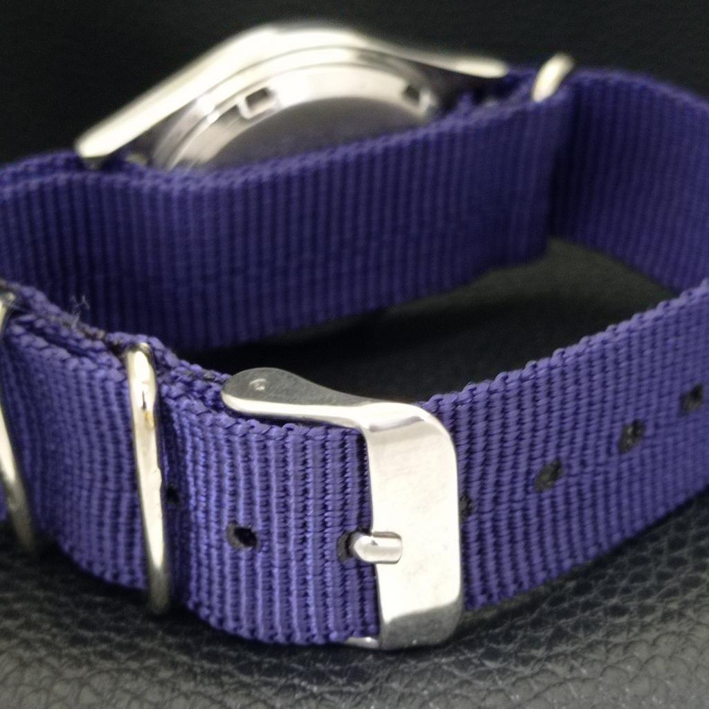 SEIKO 5 AUTOMATIC JAPAN MENS VINTAGE FERRARI DIAL WATCH a701425-5