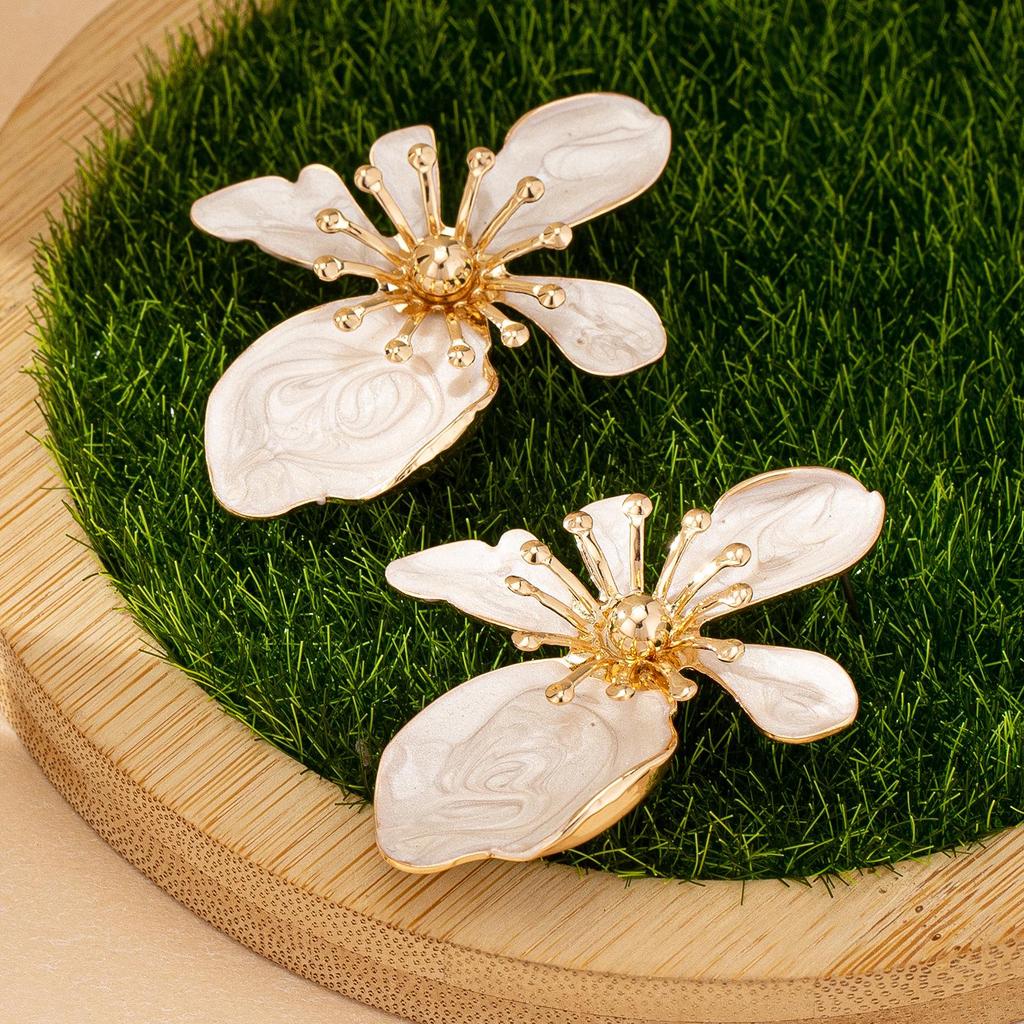Fresh Summer Floral Earrings: Korean Style Drip Glaze Petal Studs for Trendy Women