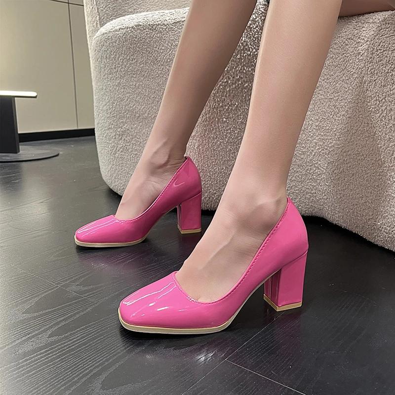 

Новые туфли-лодочки в стиле ретро для женщин, темпераментные туфли с квадратным носком и толстым каблуком, женские туфли на высоком каблуке, модные туфли-лодочки на высоком каблуке, размер плюс 43 43 ярко-розовый