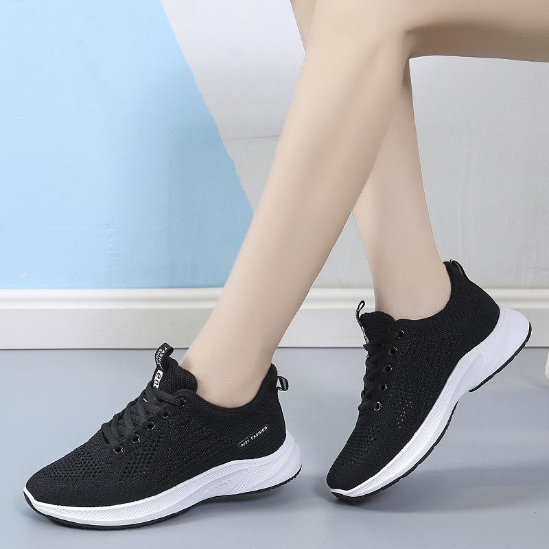 2021 summer Korean version of versatile student running shoes, lightweight soft-soled comfortable travel shoes, hollow flying woven sports shoes 
