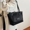 2025 New Simple Large Capacity Trend Versatile Fashion Commuter Women Tote Bag Portable Shoulder Bag