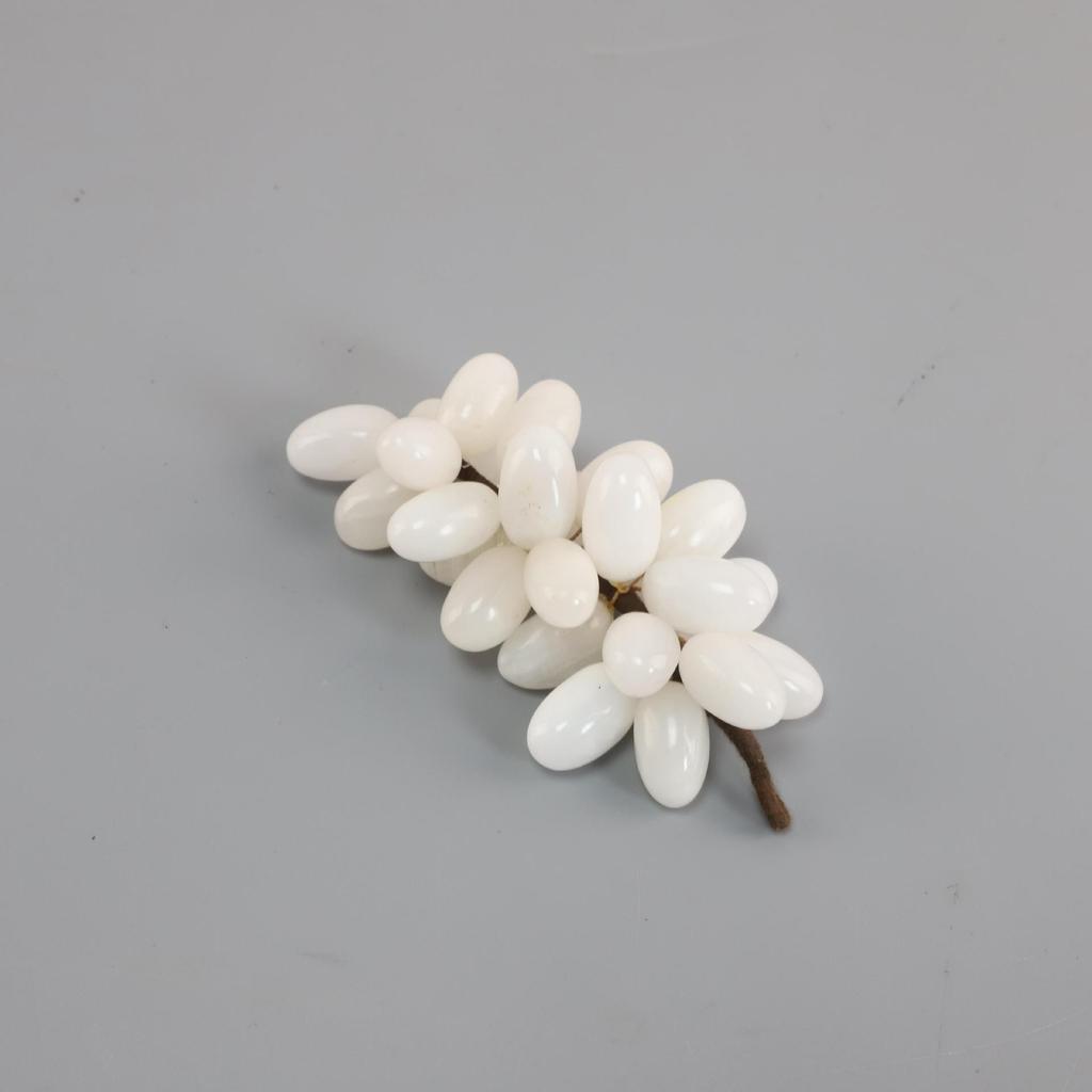 Simulated Grape Figurine Jade Grape Handmade Fruit Sculptures Desk Decorative Figurines Home Decoration Accessories